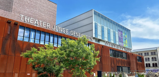 Aufnahme des Spielbetriebs von Staatsoperette Dresden und tjg. theater junge generation